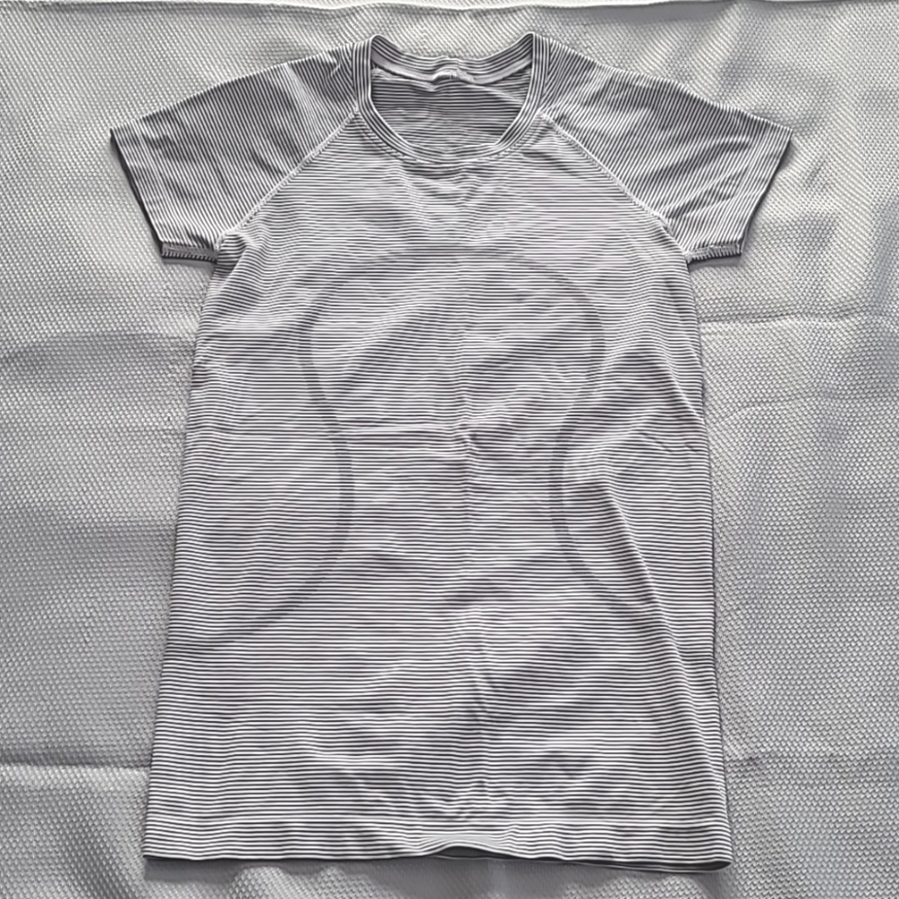 Lululemon Swiftly Tech T-shirt Sz 6